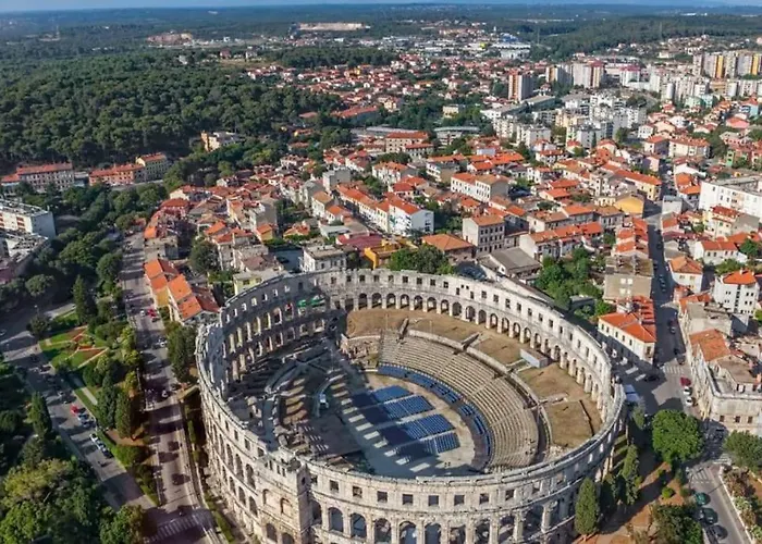 Eta - U Centru Grada Apartamento Pula