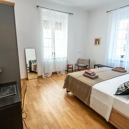 Eta - U Centru Grada