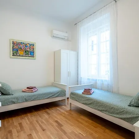 Eta - U Centru Grada Apartament